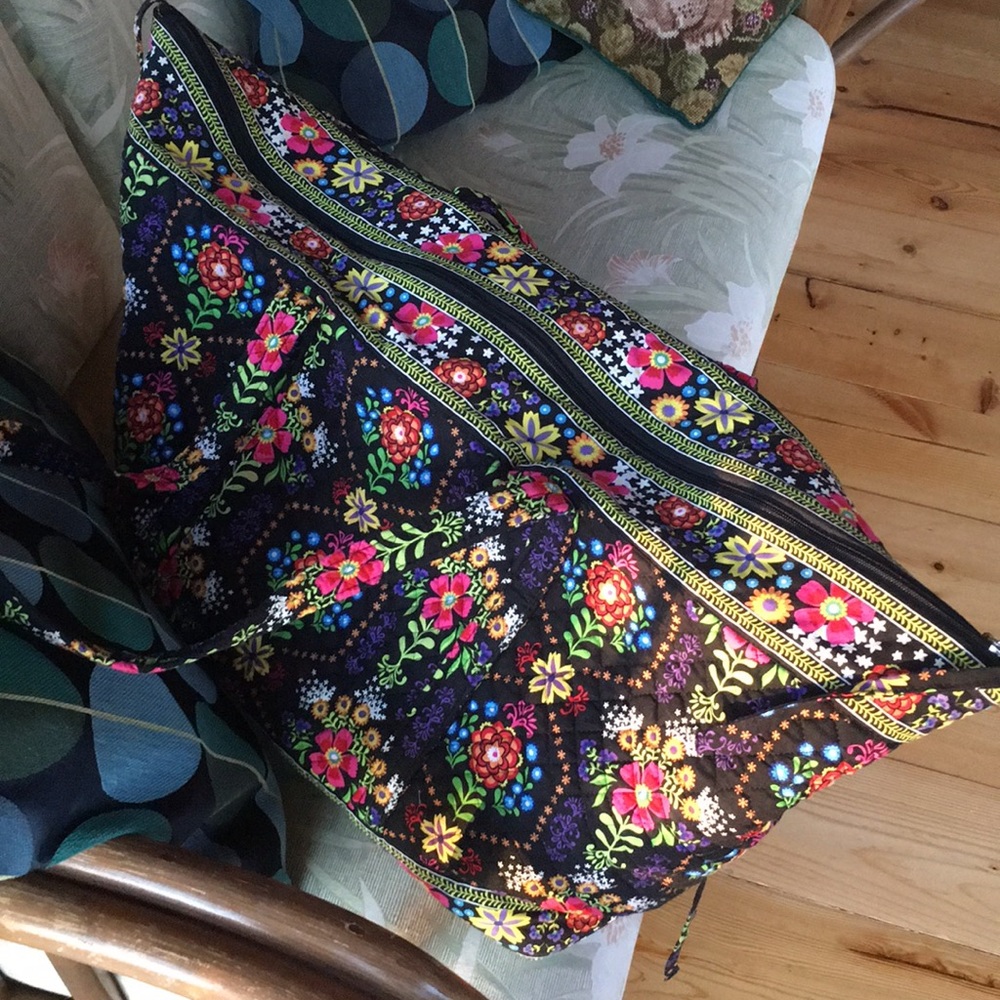 DISCONTINUED Stephanie Dawn Duffel Bag 🌼🌸🌼